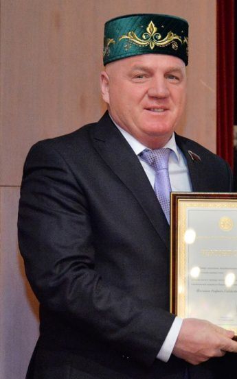 Сегодня свой день рождения празднует Юсупов Рафик Абдулбариевич